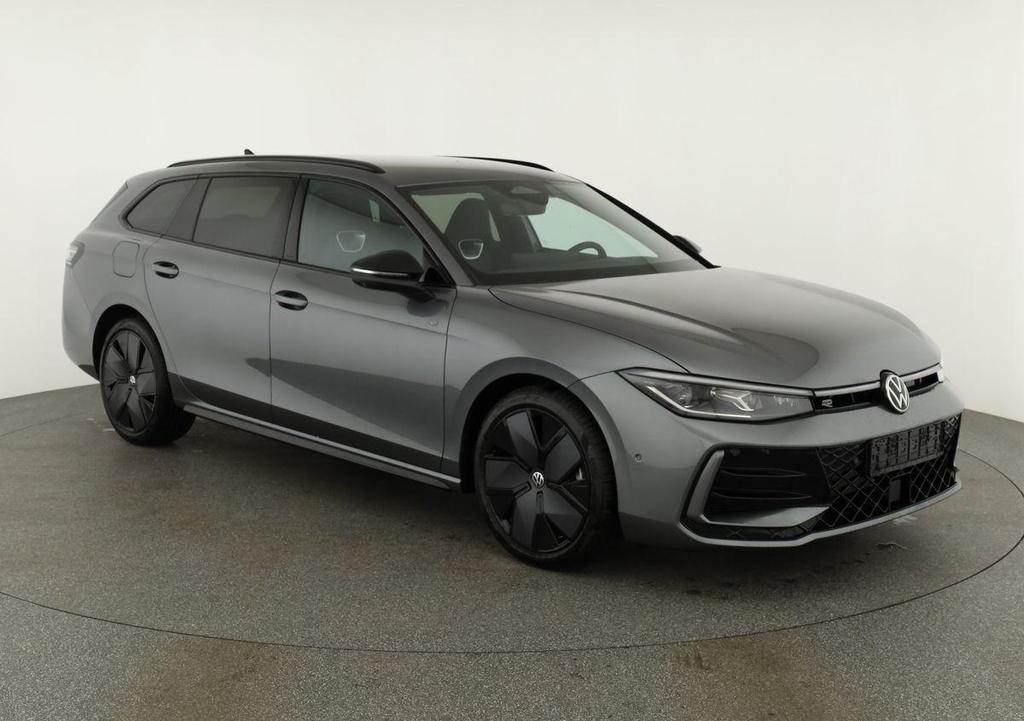 VW Passat Variant 2.0 TSI 195 kW 4Motion R-Line DSG 4M Black, HUD, AHK, Navi, IQ.Light, AreaView, Winter, el. Klappe, sofort - Foto 1 - Autohaus Lang