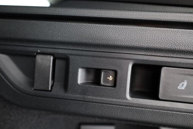 VW Passat Variant 2.0 TSI 195 kW 4Motion R-Line DSG 4M Black, HUD, AHK, Navi, IQ.Light, AreaView, Winter, el. Klappe, sofort - Foto 12