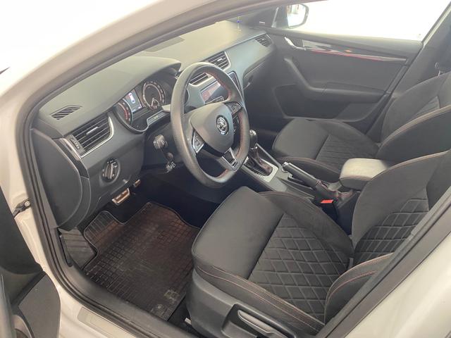 Skoda Octavia Combi 2.0 TDI DPF RS 4x4 LED*NAVI - Foto 4