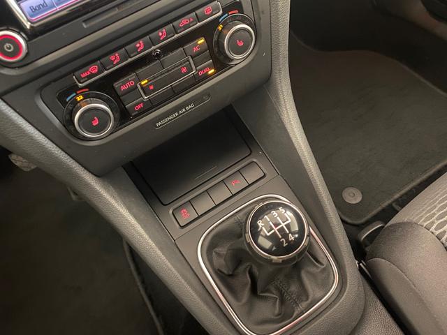 VW Golf VI 1.6 TDI Trendline XENON*PDC - Foto 11