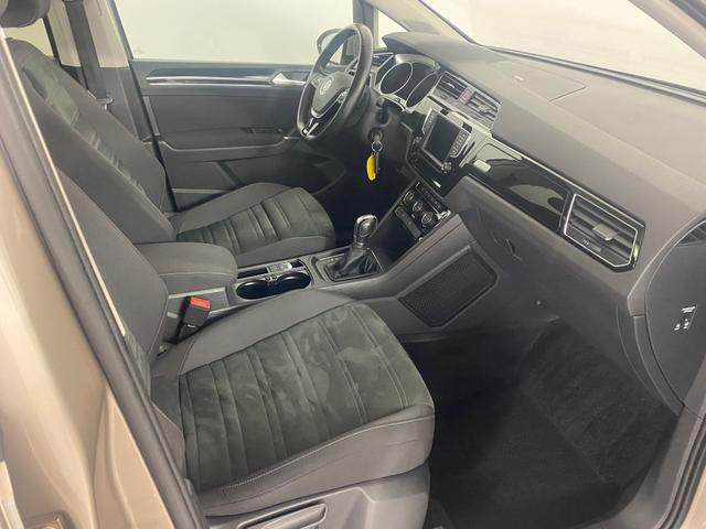 VW Touran 1.6 TDI DSG BMT Comfortline NAVI*AHK*RFK*PANORAMA - Foto 5