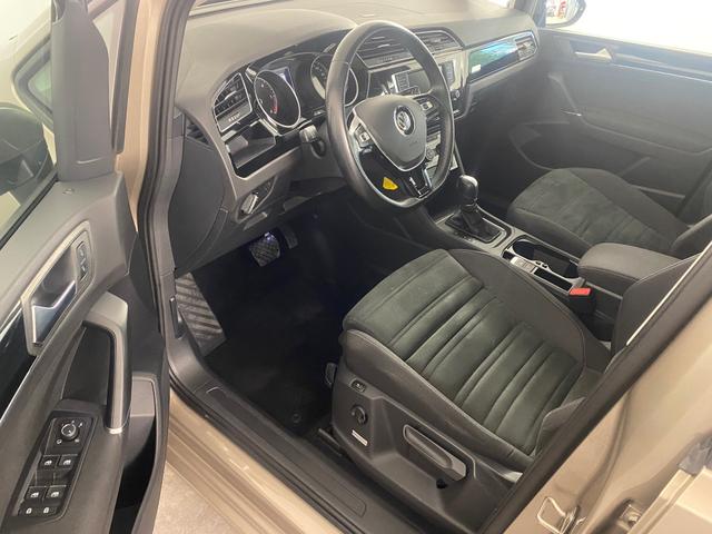 VW Touran 1.6 TDI DSG BMT Comfortline NAVI*AHK*RFK*PANORAMA - Foto 4