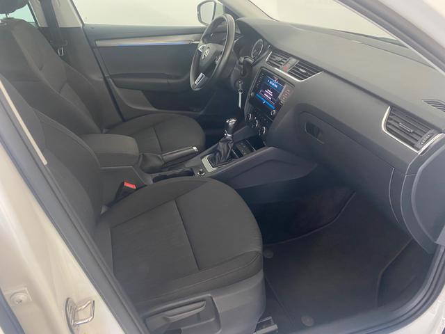 Skoda Octavia Combi 1.6 TDI DPF Style LED*ACC*PDC - Foto 5