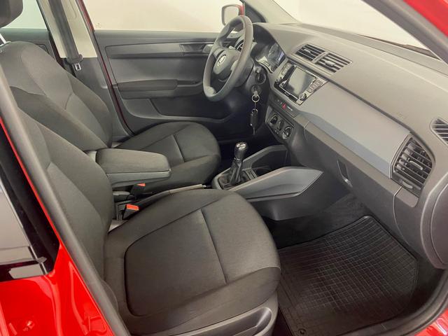 Skoda Fabia Combi 1.0 TSI Active AHK - Foto 6