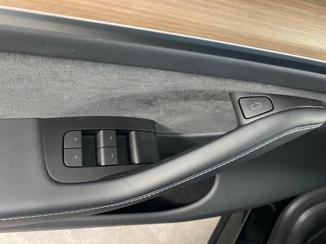 Tesla Model Y Dual Maximale Reichweite AWD - Foto 12