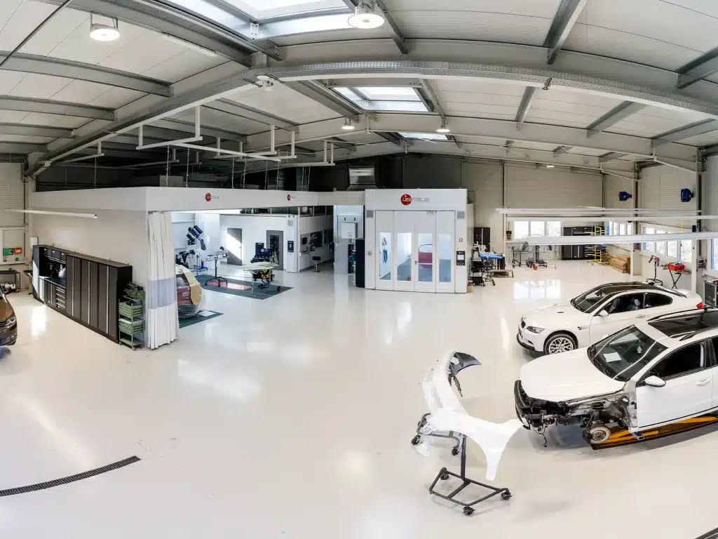 Neues Karosserie- und Lackiercenter Auto Lang