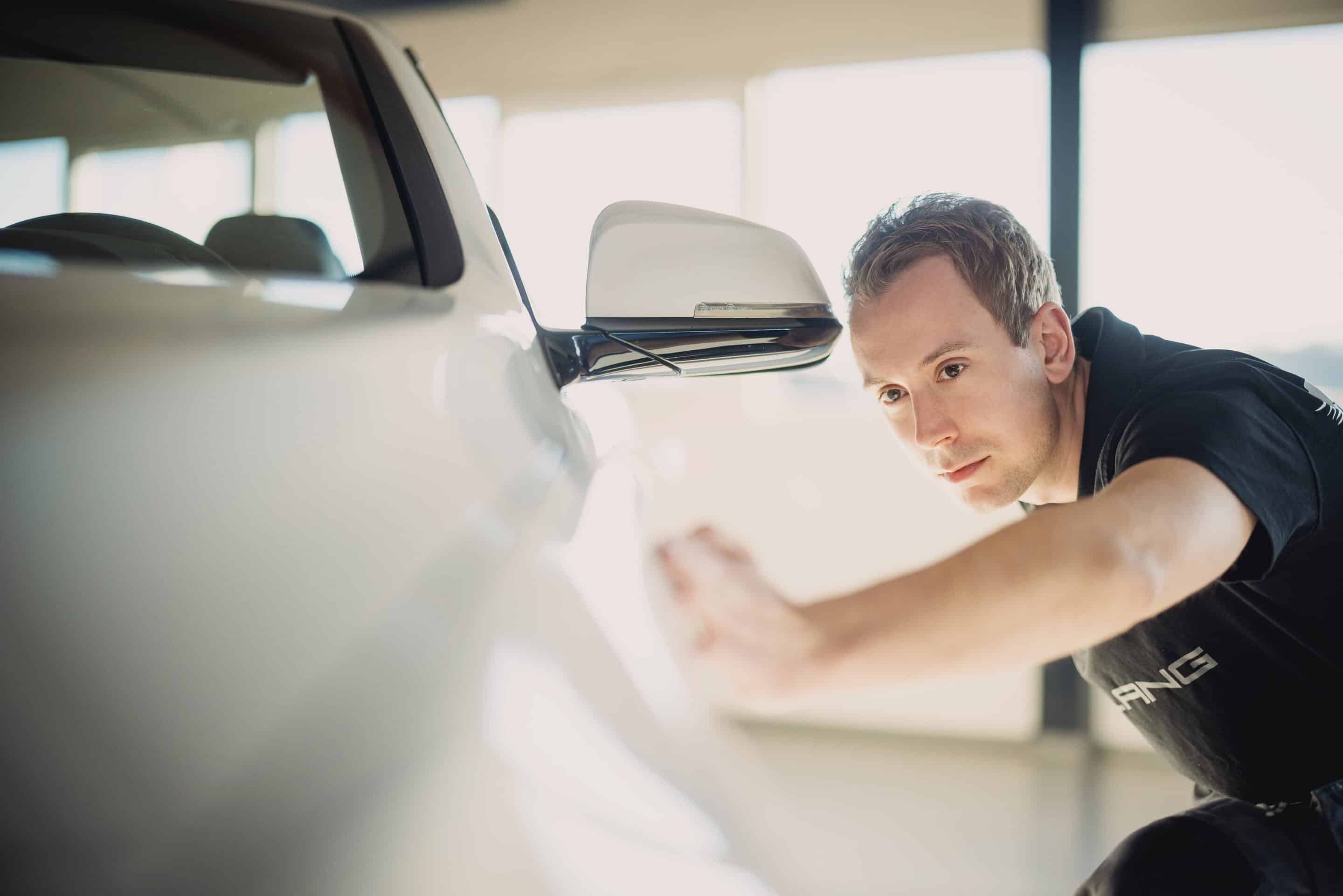 Lack-Überprüfung Karosseriebau Auto Lang